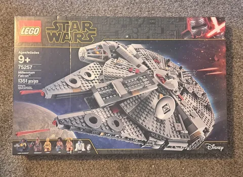 LEGO Star Wars: Millennium Falcon (75257) New/Sealed/Retired **See Pics**