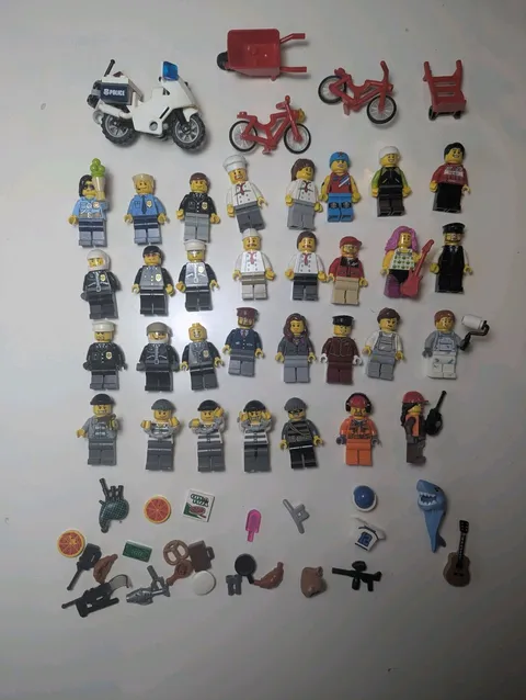 Lego City Minifigures x 31  Bulk Lot Bundle: Police, Criminals, Chef, builder