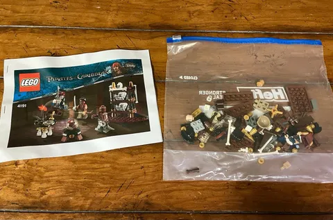 100% Complete LEGO Pirates of the Caribbean 4191 w/ Rep Manual