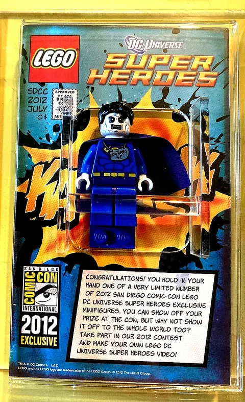 LEGO 2012 SDCC Exclusive Bizarro minifigure San Diego Comic Con w/ acrylic case