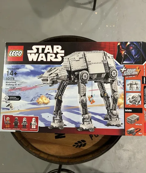 LEGO Star Wars 10178 Motorized Walking AT-AT Walker w/ All Figures and Manuals