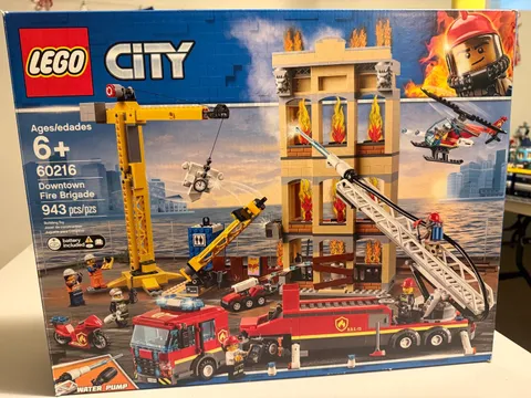 LEGO CITY: Downtown Fire Brigade (60216) - Excellent Condition w/ Box & Manuals