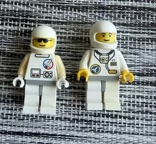 VINTAGE LEGO Space Astronaut Minifigure Lot of 2 White Suits Plastic Space Theme