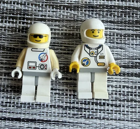 VINTAGE LEGO Space Astronaut Minifigure Lot of 2 White Suits Plastic Space Theme