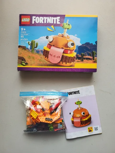 LEGO Fortnite: Durrr Burger (77070), 100% Complete in Box VG Free Shipping