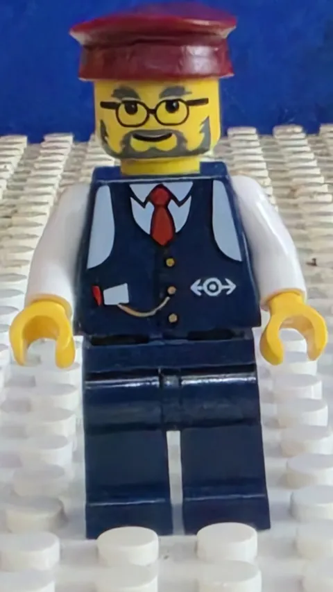 LEGO Vintage Conductor Charlie Minifigure Trn075 From Set 4513