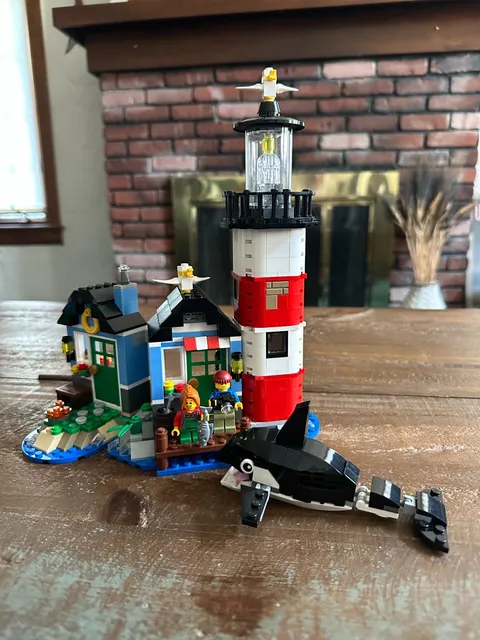 Lego 31051: Creator Lighthouse Point - 100% Complete, No Box, No Instructions