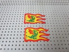 Lego x2 (2x) Lot Cloth Flag 8x5 Wave Red Border Green Dragon Pattern x376px1