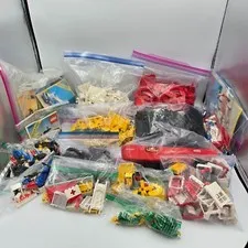 LEGO Vintage 1970s & 1980s Minifigures,  Mixed Bricks & Parts big Lot