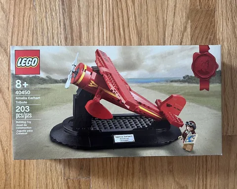 NEW Lego 40450 Amelia Earhart Tribute
