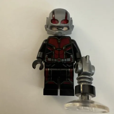 Lego Marvel Avengers Scott Lang Ant-Man Minifigure