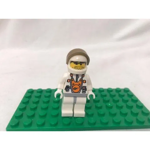 LEGO Astronaut Minifigure mm007 Mars Mission Helmet Visor Sunglasses 7644 7645