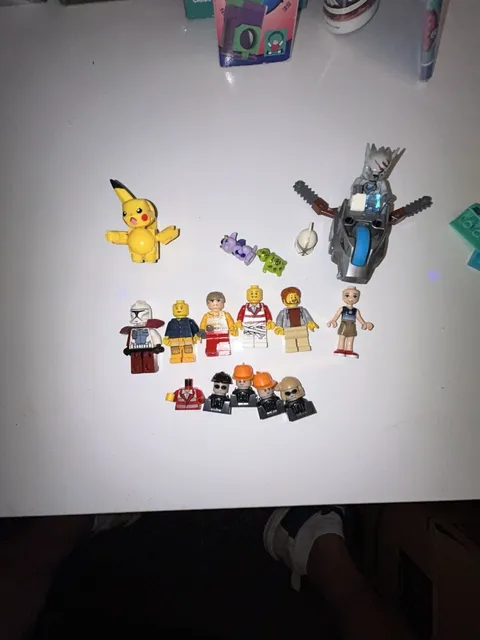 Assorted Mixed Lego  Minifigures and Building Toy Lot