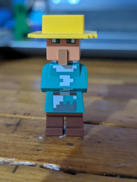 LEGO: Minecraft Minifigure - Farmer with Snow Biome Outfit, Yellow Hat