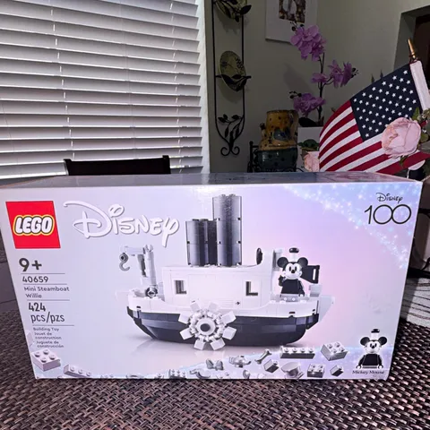 LEGO Disney 100 Mini Steamboat Willie 40659 424 pcs w/ Mickey Mouse