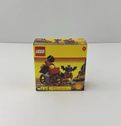 1998 NEW LEGO 2540 Vintage Shell Promo Set Fright Knights Flying Catapult Cart
