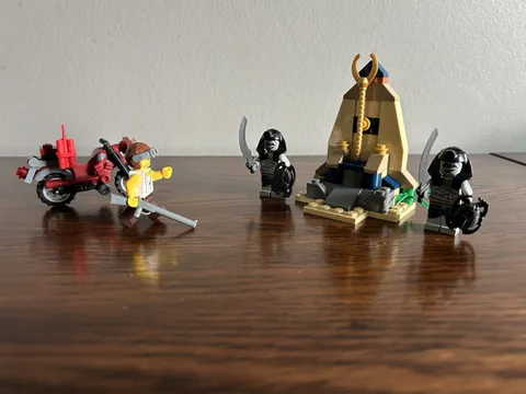 LEGO Pharaoh's Quest: Golden Staff Guardians (7306)