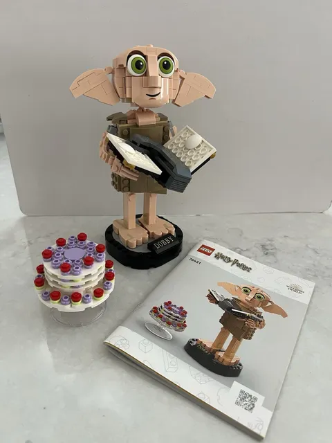 LEGO Harry Potter 76421 RETIRED Dobby the House-Elf Figure Stand & Cake Build