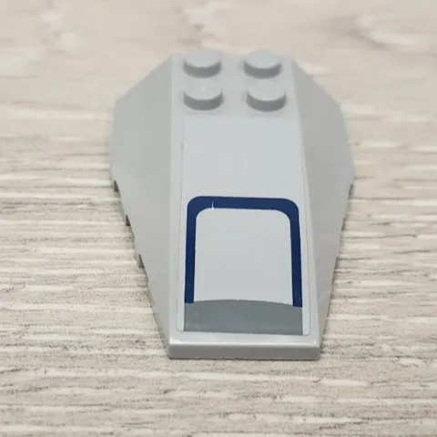 Lego 43712pb038 Light Bluish Gray Wedge 6 x 4 Triple Curved with Dark Blue Panel