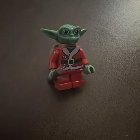LEGO Star Wars Yoda Santa Minifigure with Backpack Retired Chrismas Advent Nice!