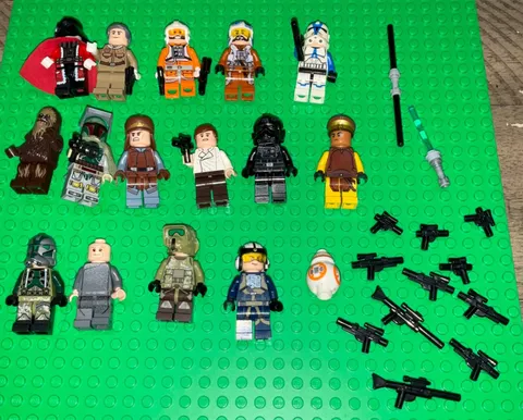 AUTHENTIC LEGO STAR WARS LOT X 16 READ CRACKED TORSOS GREE BOBA WEAPONS AS IS