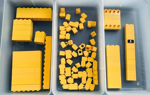 Lego Yellow Brick Lot of 100 1x1 1x2 1x3 1x4 2x2 2x4 2x6 2x8