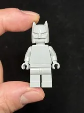 Official LEGO light bluish grey Monochrome Prototype DC Batman Minifigure RARE !