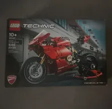 LEGO Technic Ducati Panigale V4 R 42107 646pcs Ages 10+ Complete Box