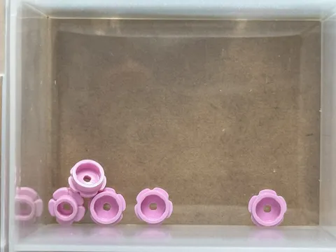 LEGO Parts - Bright Pink Plate, Round 1 x 1 Flower Edge - No 24866 - QTY 5