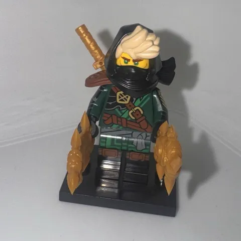 LEGO NINJAGO Lloyd CMF Minifigure w/ Sword & Golden Armor NJO0312 col483