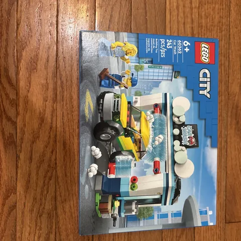 LEGO City Drive-Thru Car Wash Machine 60362