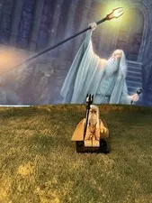 1x MINI Lord Of The Rings SARUMAN THE WHITE on original LEGO Base