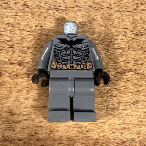 LEGO Batman BAT024 DC Super Heroes Dark Knight Gray Suit 7888 Body Only