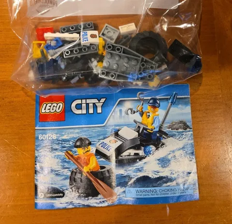 LEGO City: Tire Escape (60126)