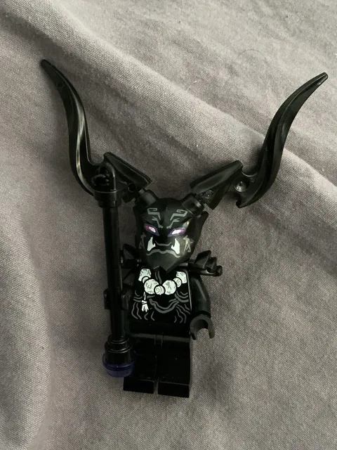 Lego Ninjago Oni Villain Scabbard March of the Oni Minifigure NJO0512 with staff