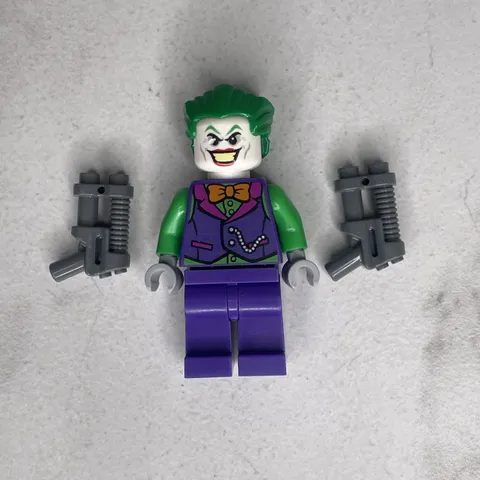LEGO Minifigure DC’s The Joker (SH0590) From Batman II Sets 76180 76119 B9-411