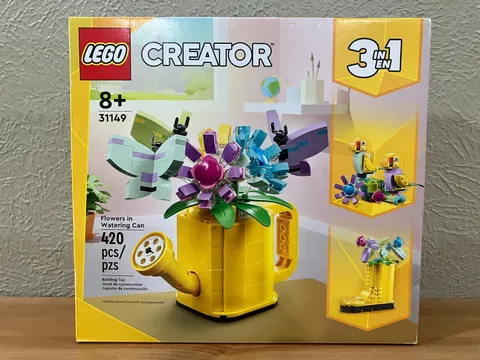 LEGO Creator FLOWERS IN WATERING CAN 420 Piece Building Toy 3-in-1 Set 31149