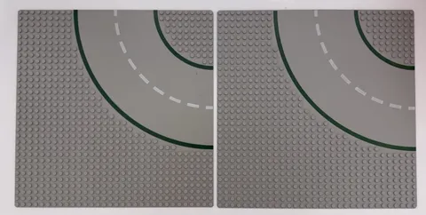 Set of 2 Lego Baseplates, Green Curved Lined Streets 32 x 32 9-Stud