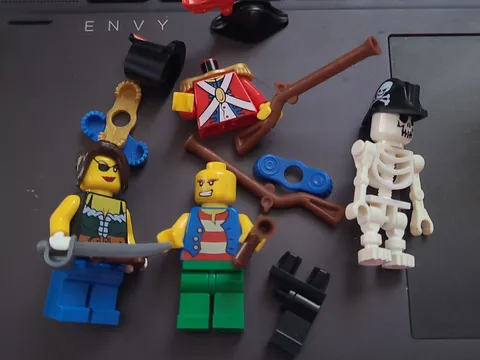 Lego Pirates Barmaid And Pirate With Accessories From 6253 Shipwreck Hideout...