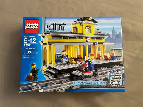 LEGO CITY: Train Station (7997) COMPLETE W BOX INSTRUCTIONS MINIFIGURES