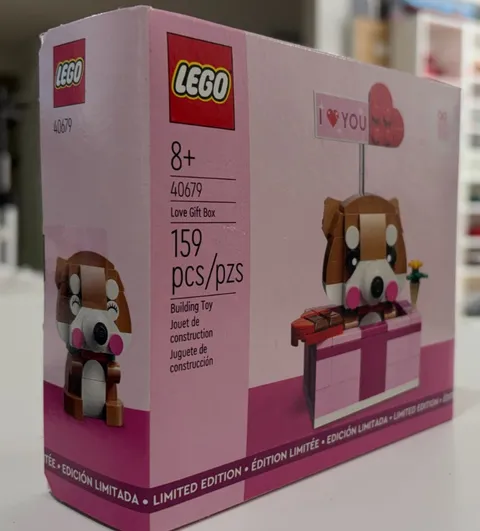 Lego Love Gift Box  (40679)  Limited Edition New