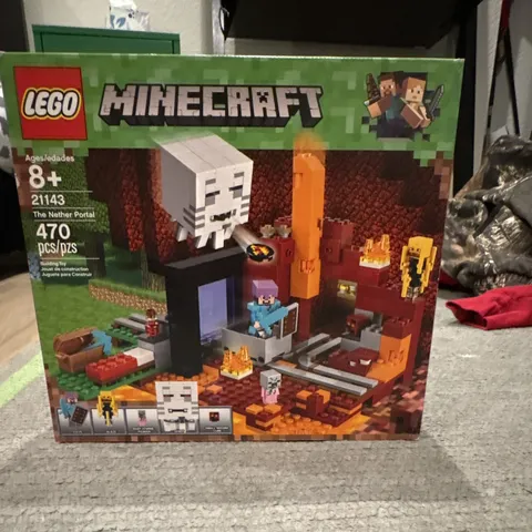LEGO Minecraft The Nether Portal 21143 Complete Set 470 Pieces Box