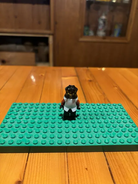 LEGO Castle Knight Kingdom Mini Figure With Helmet