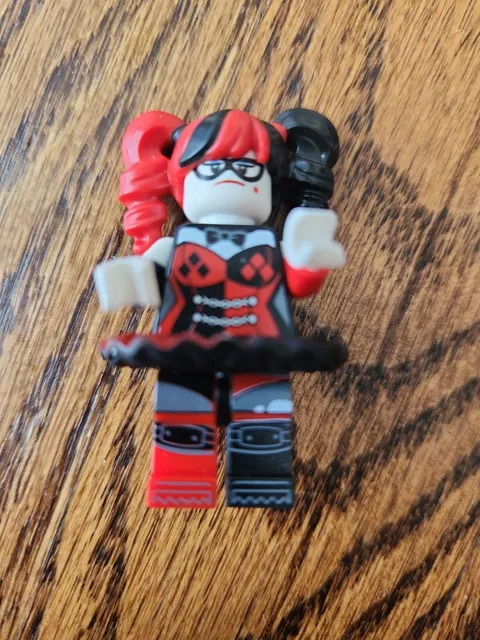 LEGO Harley Quinn Minifigure Tutu Red The LEGO Batman Movie Batwing 70916 Rare
