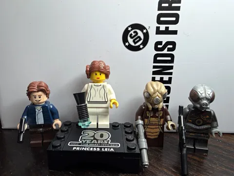 LEGO Star Wars Slave1 20th Anniversary minifig lot. Leia Zuckuss Han Solo & 4Lom
