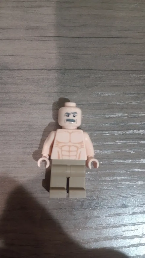 Lego Indiana Jones ROTLA Airplane Mechanic Minifigure 7683 iaj029 Retired 2009