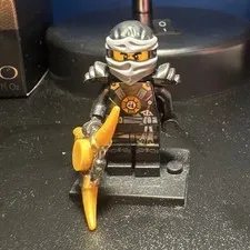 LEGO NINJAGO Minifigure Black Ninja with Silver Helmet & Gold Weapon