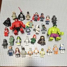 LEGO Star Wars/Marvel/DC 1 RANDOM Minifigure (READ)