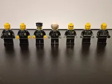 Lego City Minifigures, Police Lot Of 7 With Some Accessories