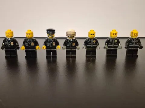 Lego City Minifigures, Police Lot Of 7 With Some Accessories